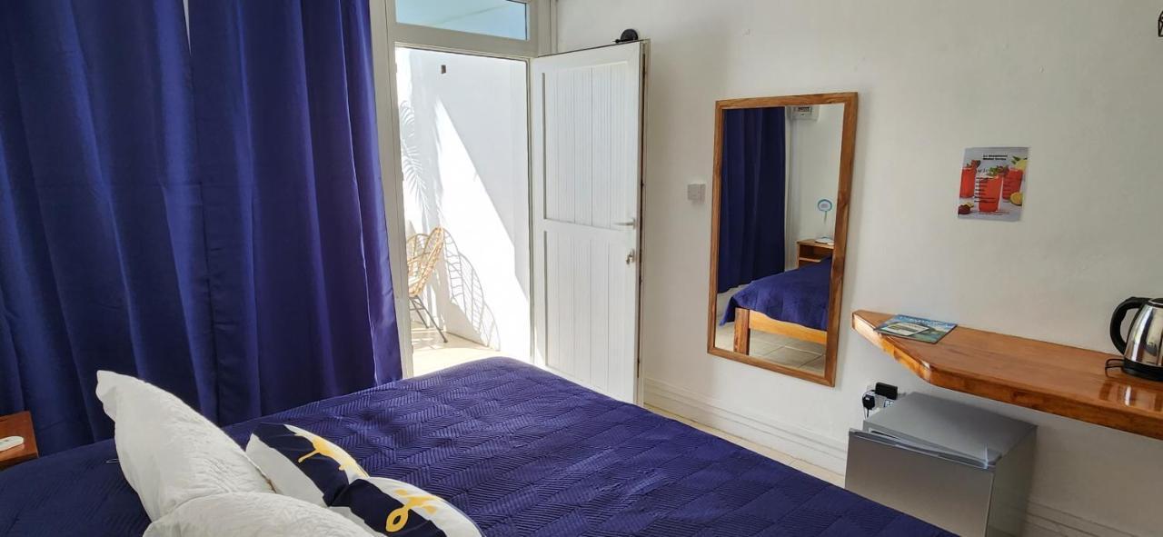 Oemanagement Rooms Roseau Exterior foto